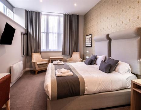 The Lamplighter Dining Rooms - stay in comfortable bedrooms