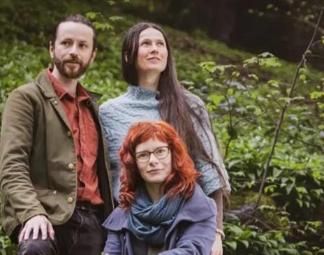 photo of the 3 members from the group "The Singing Bones"