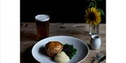 Howgill Hereford Beef Pie & Mash at The Black Bull Inn in Sedbergh, Cumbria © Amanda-Farnese Heath Photography