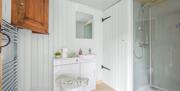 Bathroom in Juniper Lodge at Coniston Shepherd Hut Lodges in Coniston, Lake District