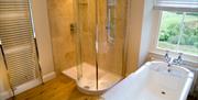 Shower and bath at Rowling End in Keswick, Lake District
