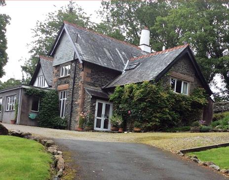 Exterior and Drive at Bowfell Cottage in Bowness-on-Windermere, Lake District