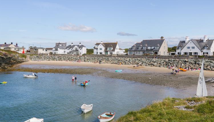 Sykes Holiday Cottages - Isle of Anglesey - Accommodation