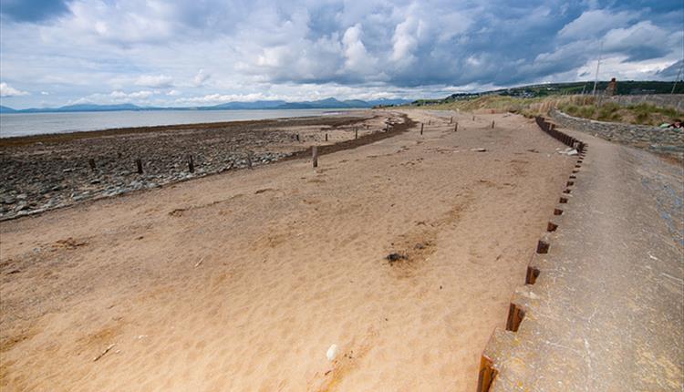 Llandanwg Beach