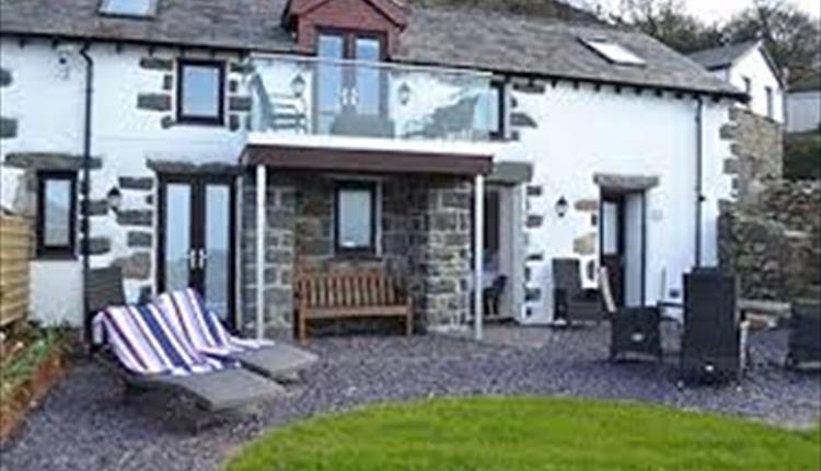 Cae Cyd Holiday Cottage