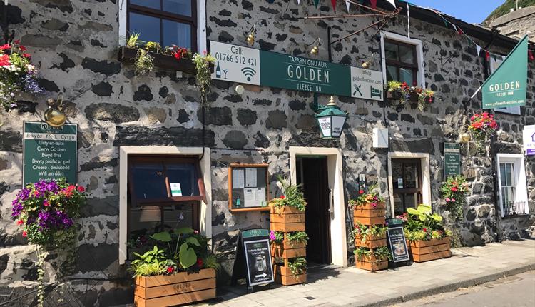 The Golden Fleece Inn