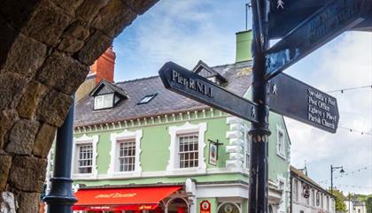 Red Boat Ice Cream Parlour