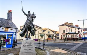 Owain Glyndwr Statue