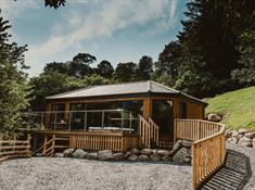 Valley View Lodge, Cabin with hot tub, Dee Valley Breaks