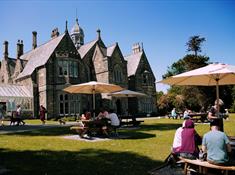 Oriel Plas Glyn-Y-Weddw Arts Centre