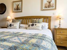 The Hawk & Bull Inn bedroom