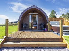 Llwyn Mafon Isaf Holidays - Glamping