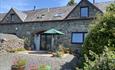 Snowdonia holiday cottages with wildflowers