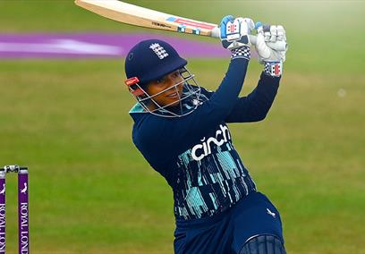 A female England team cricket player