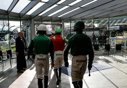 Racing at Ascot 2020: Betfair Ascot Chase Raceday