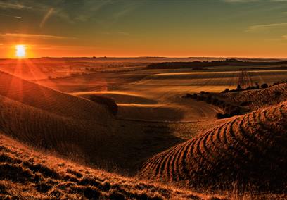 Sunrise from Knap Hill | Photo: David White