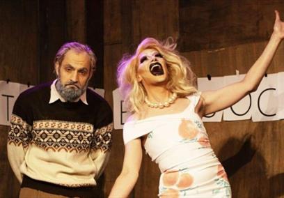 2 drag performers on stage
