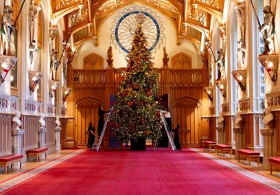Christmas tree in St George's Hall | © Royal Collection Enterprises Limited 2024 | Royal Collection Trust