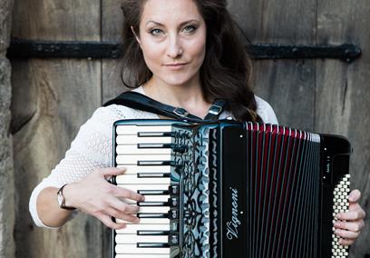 Georgia Lewis Trio: Live in the Bar