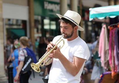 Street entertainment Bath