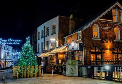 Eton Christmas Lights, image courtesy @raashonthegram