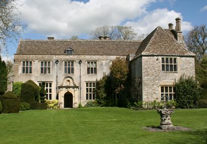 Avebury Manor