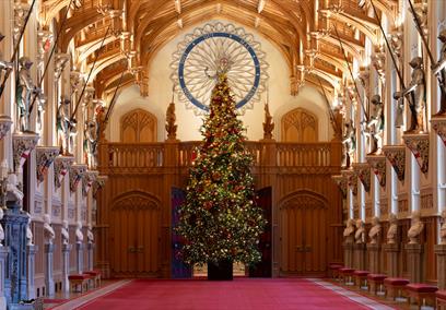 Christmas at Windsor Castle | Christmas tree in St George's Hall © Royal Collection Enterprises Limited 2025 | Royal Collection Trust.