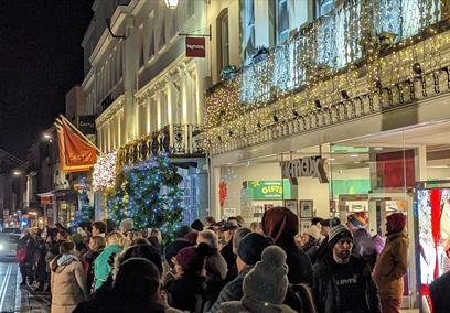 Windsor and Eton Living Advent Calendar | crowds gathered on Windsor High Street