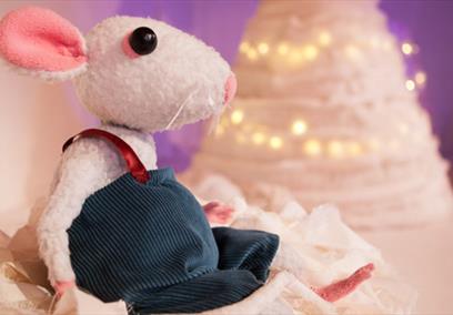 An image of the Snow Mouse puppet