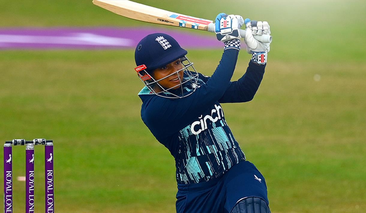 A female England team cricket player