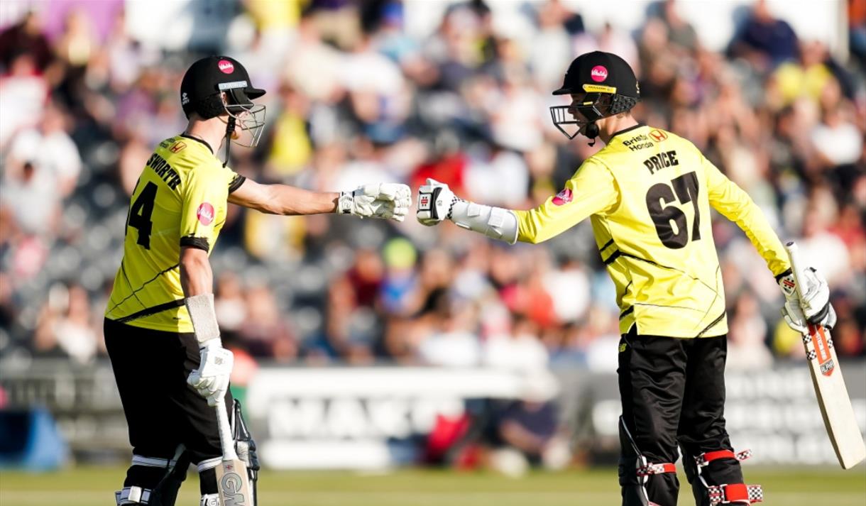 Gloucestershire vs Warwickshire at Gloucestershire County Cricket Stadium