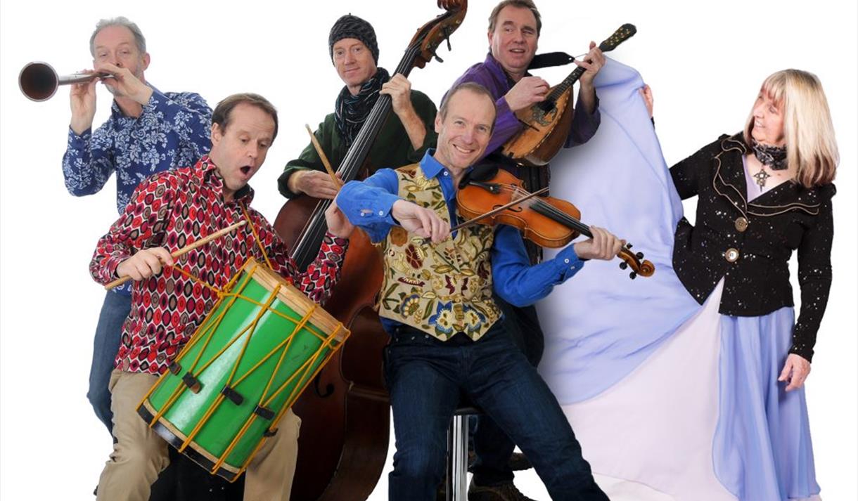 Maddy Prior & The Carnival Band
