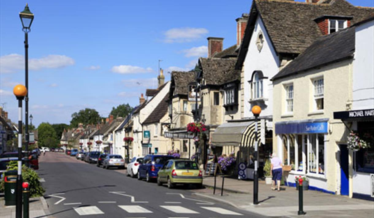 Cricklade Town Centre (C) Chris Lock