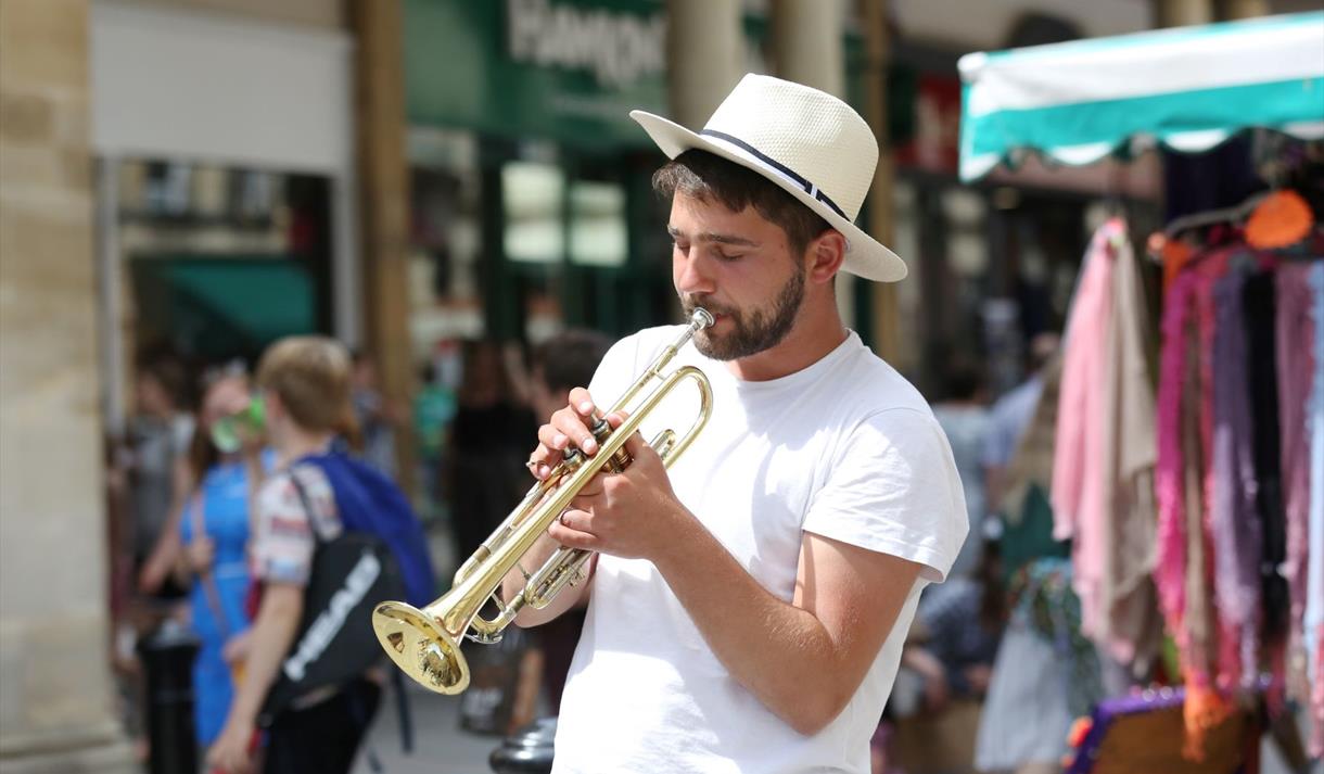 Street entertainment Bath