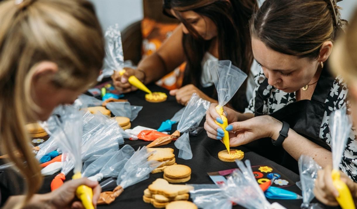 Biscuit Decorating Master Class at The Elephant House