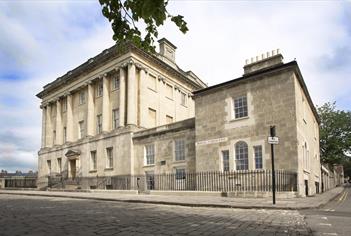 Front No 1 Royal Crescent