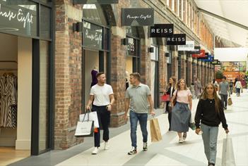 Shopping at McArthurGlen Designer Outlet Swindon