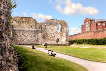 The Abbey ruins and Reading Gaol