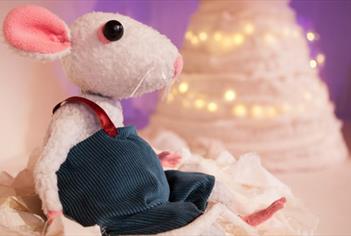 An image of the Snow Mouse puppet