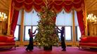 Christmas tree in the Crimson Drawing Room at Windsor Castle | © Royal Collection Enterprises Limited 2024 | Royal Collection Trust