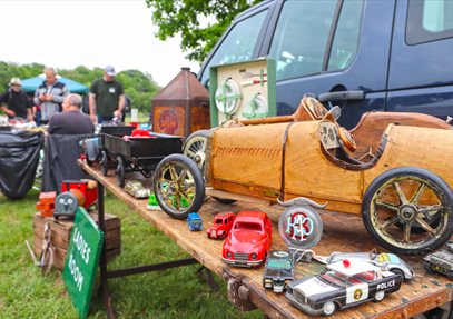 Spring Autojumble at Beaulieu