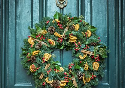 Christmas Wreath Making Workshop & Festive Dinner at The White Hart, Lymington