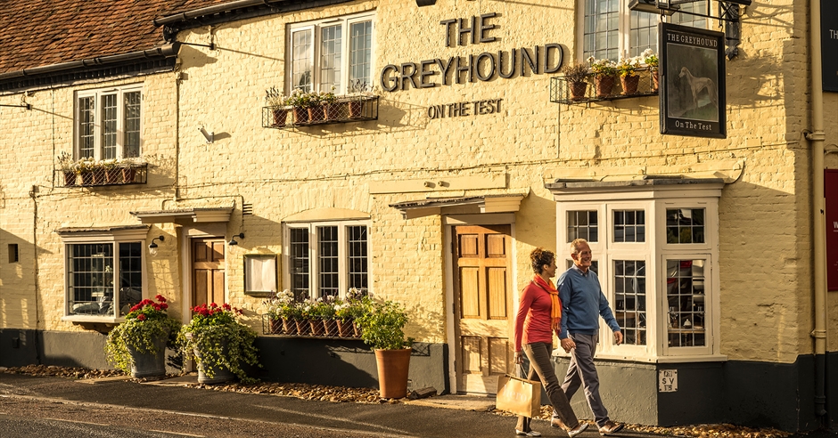 The Greyhound on the Test - Stockbridge, Hampshire - Visit Hampshire