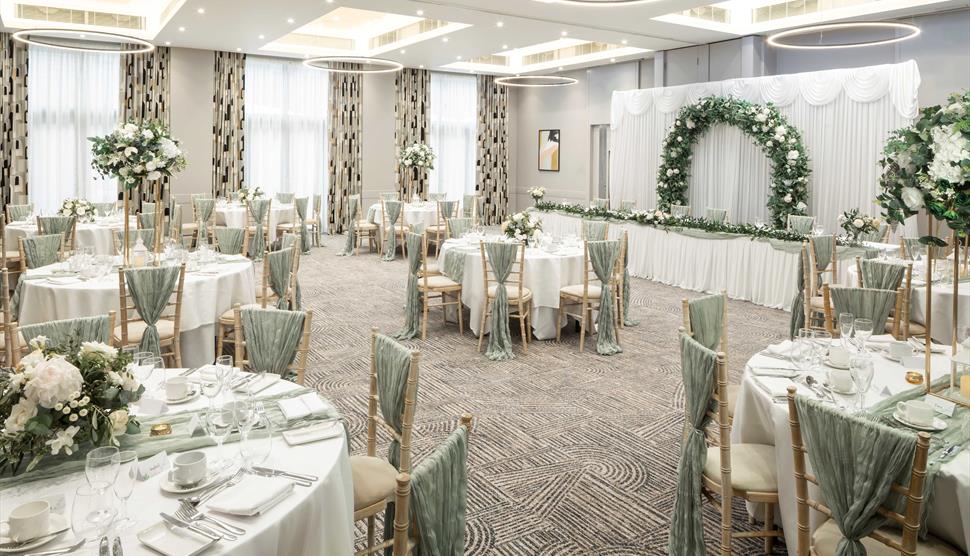 voco Fareham Solent wedding showcase