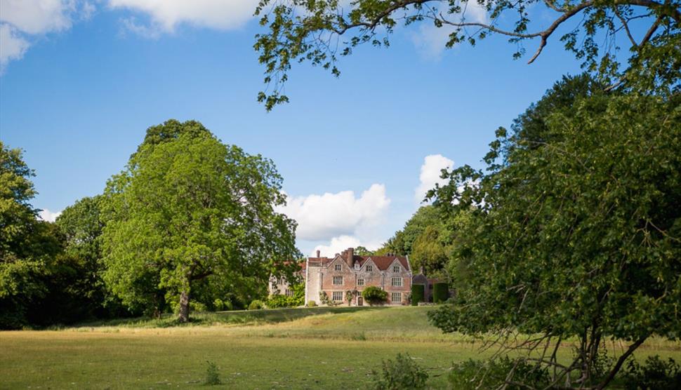 Bird of Prey Walk and Breakfast at Chawton House