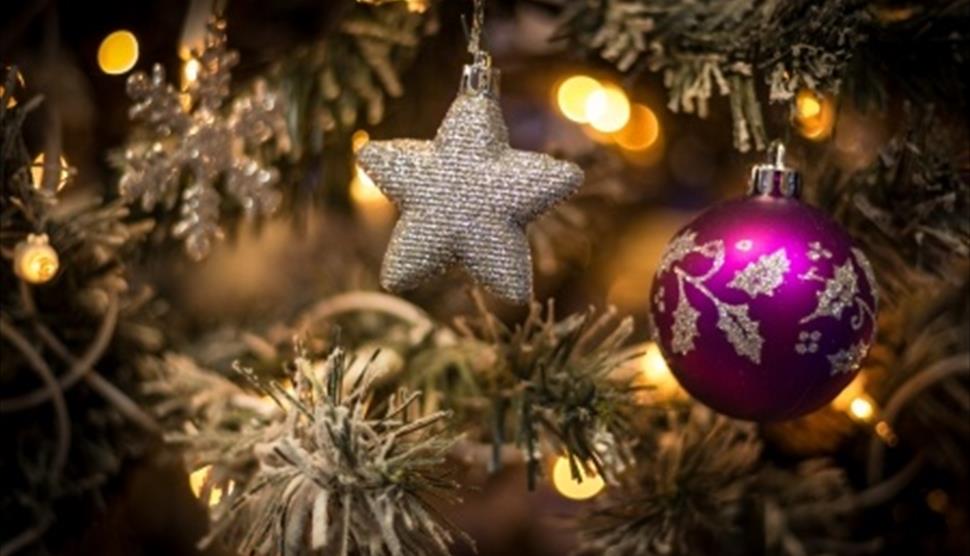 Christmas Cracker Arts n Crafts at Avon Tyrrell
