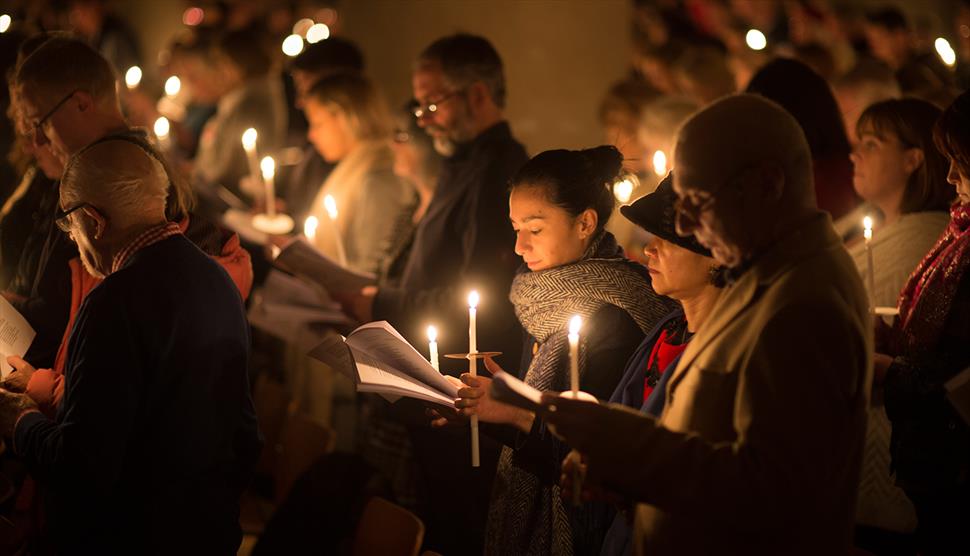 Christmas Concert by Candlelight for Rowans Hospice at Portsmouth Cathedral