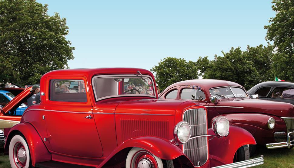 Hot Rod & Custom Drive-In Day at Beaulieu