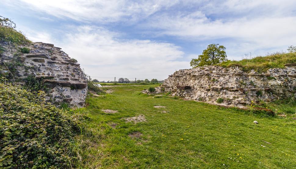 Silchester Roman Town Walk credit English Heritage