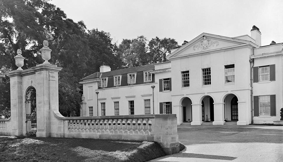 Front facade of Townhill Park House